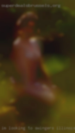 I'm looking to meet a swingers Illinois fwb nearby.